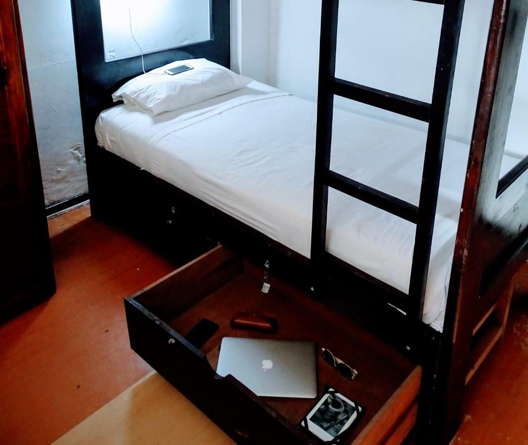 Erupcion Art Hotel & Hostel بانيوس المظهر الخارجي الصورة